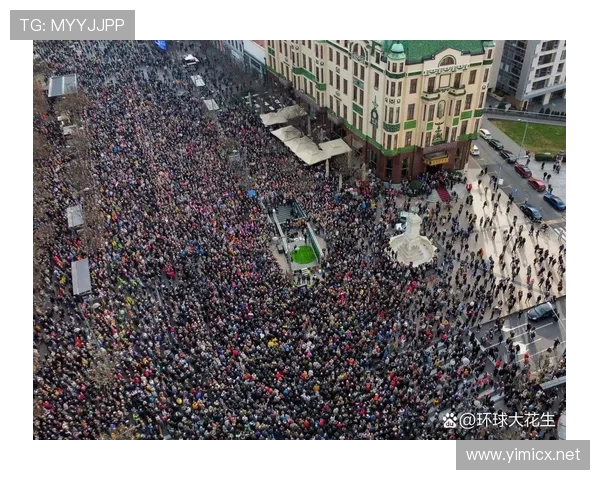 塞维利亚传统强队地位面临考验,近期表现波动对竞争格局带来变化 塞维利亚传统强队地位面临考验,近期表现波动对竞争格局带来变化
