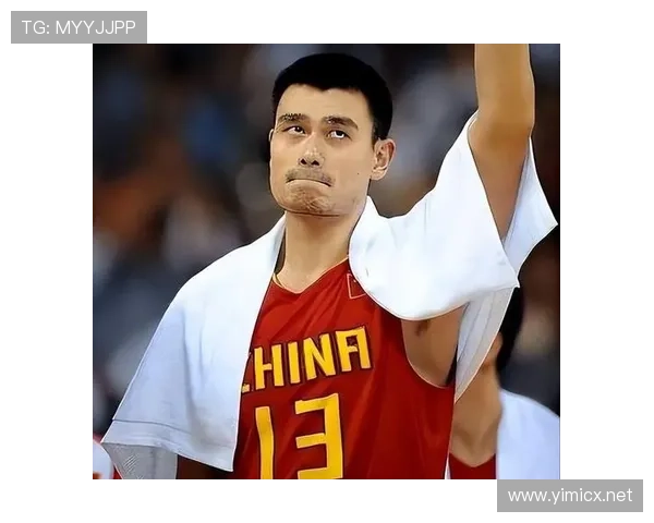 姚明退役后住上海老洋房，早餐吃三明治配黑咖啡，跟NBA那会儿啃鸡胸肉的日子简直不像同一个人